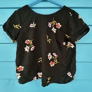 Abercrombie & Fitch Black Floral Tie Back Shirt. Womens size small. Light,flowy